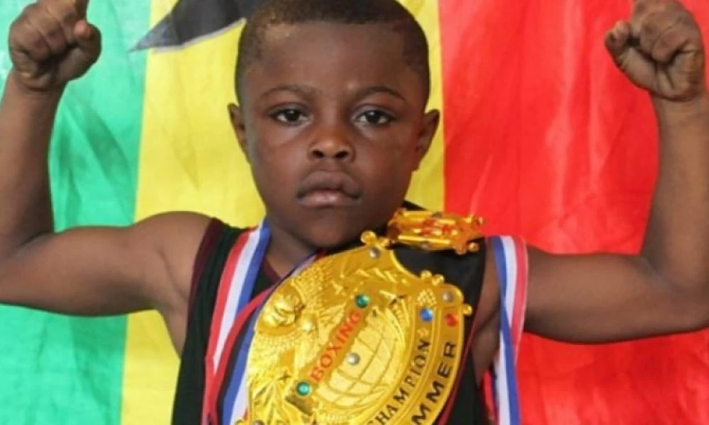 Prince Larbie: Ο μικρός Γολιάθ από τη Γκάνα θα σε μάθει πως πυγμαχούν